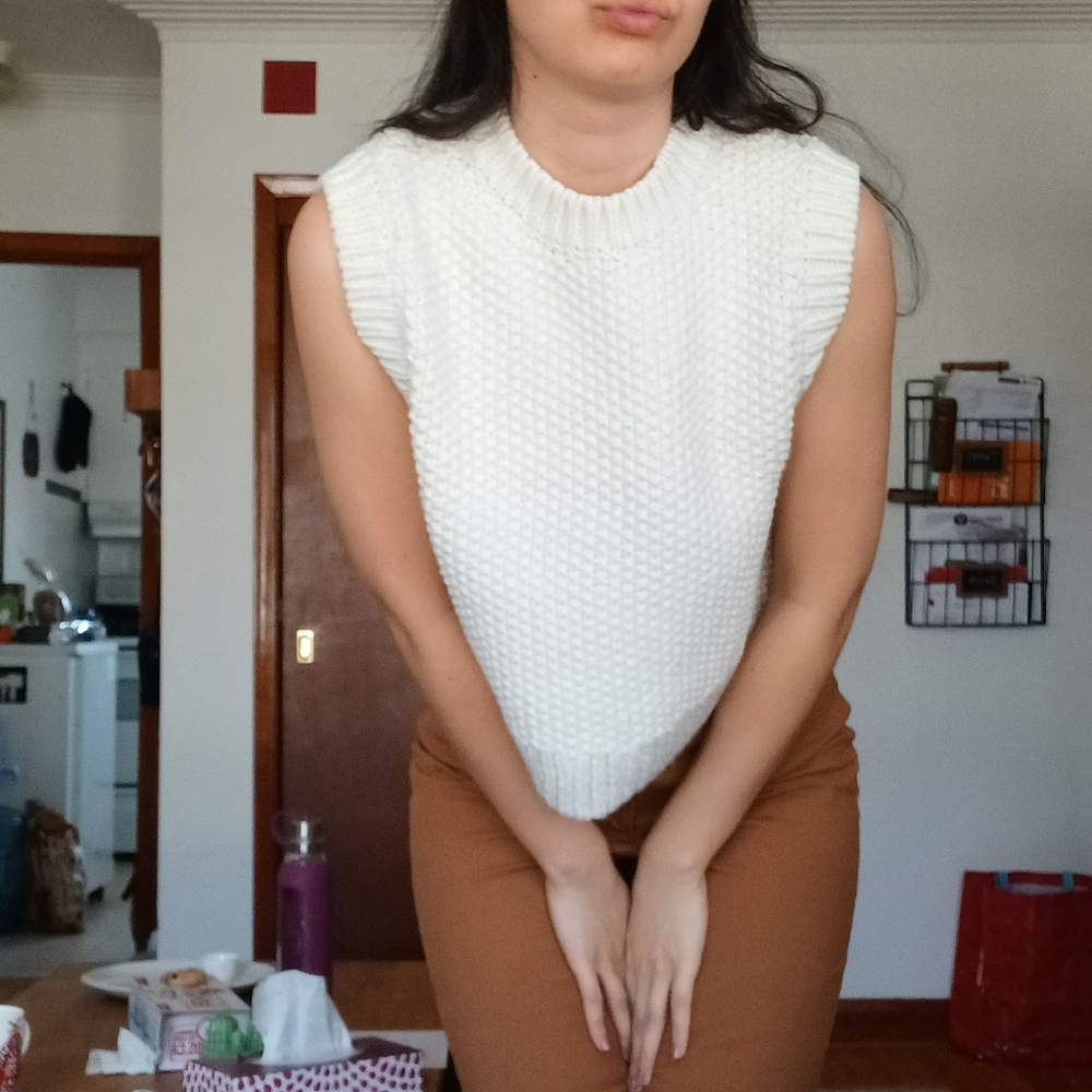 ⛔SOLD⛔🆕️ NWT H&M Knit Sweater Vest in 'White' - Picture 12 of 14